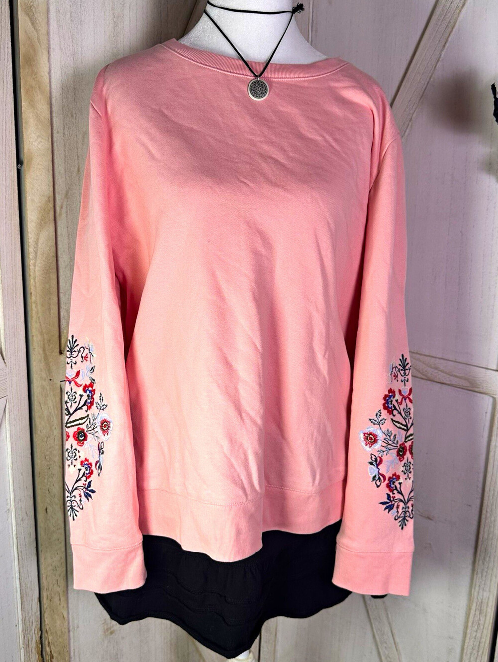 Talbots Pink Crewneck Cotton pink Pullover Sweatshirt Floral Embroidered Sz Lp